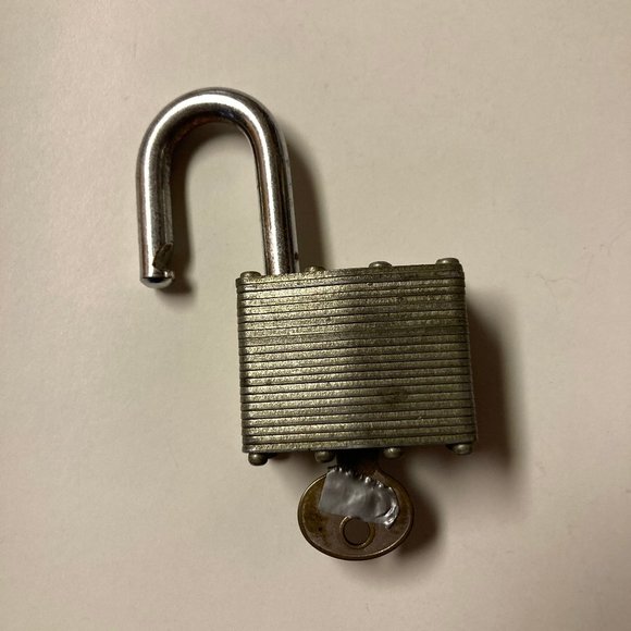 Vintage Heavy Duty Diamond Brand Padlock Lock - Picture 1 of 12